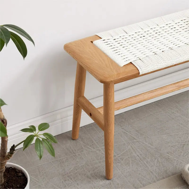 Banc de salle à manger en bois de chêne massif avec assise tressée, finition naturelle, pour chambre ou entrée.