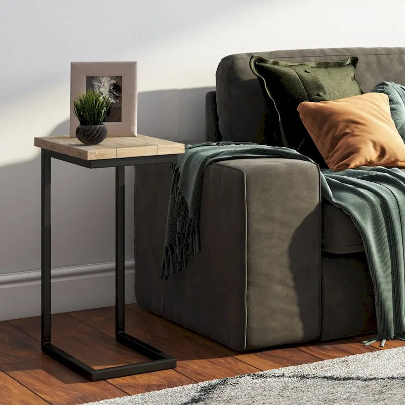 Table d'appoint industrielle en C avec piètement luge en métal et plateau en bois