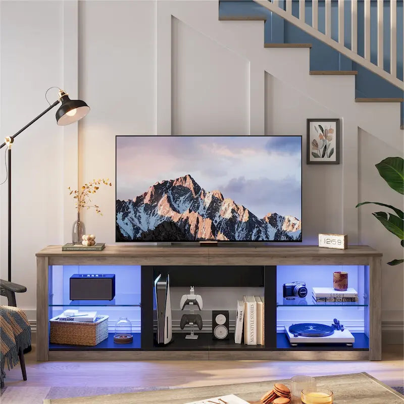 Meuble TV LED avec étagères en verre trempé, placard ouvert et éclairage RGB