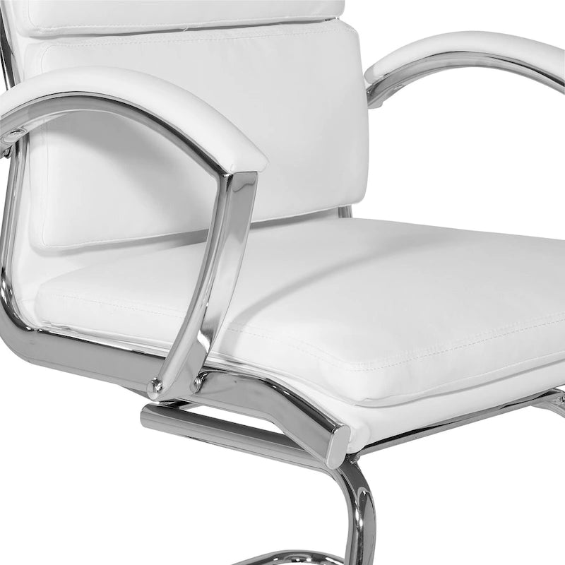Fauteuil visiteur mi-dossier en similicuir avec accoudoirs rembourrés et piètement luge chromé