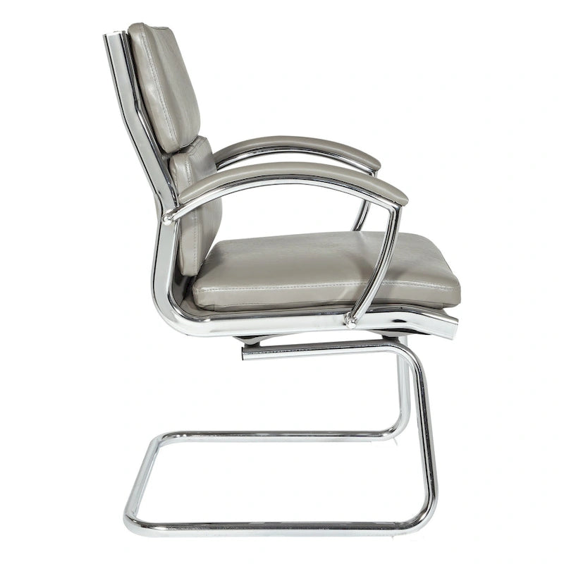 Fauteuil visiteur mi-dossier en similicuir avec accoudoirs rembourrés et piètement luge chromé