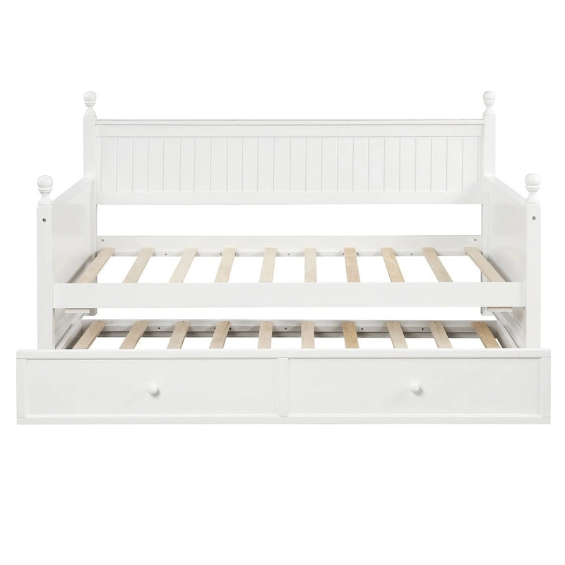 Lit de repos simple en bois blanc avec panneaux à lattes et embouts tournés