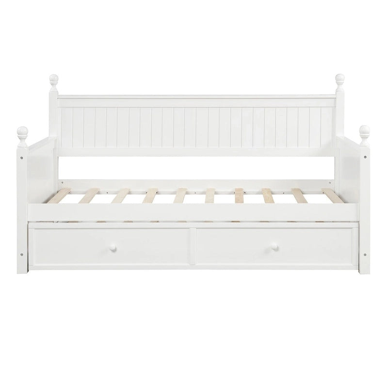 Lit de repos simple en bois blanc avec panneaux à lattes et embouts tournés