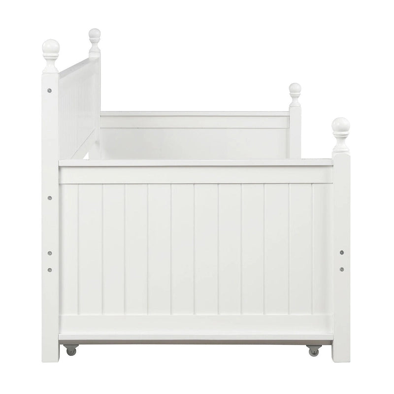 Lit de repos simple en bois blanc avec panneaux à lattes et embouts tournés