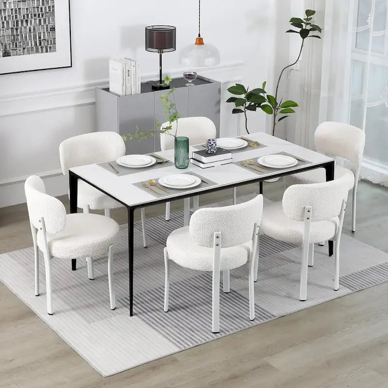 Chaise de salle à manger en bouclette rembourrée, dossier ouvert, pieds en métal blanc, noir