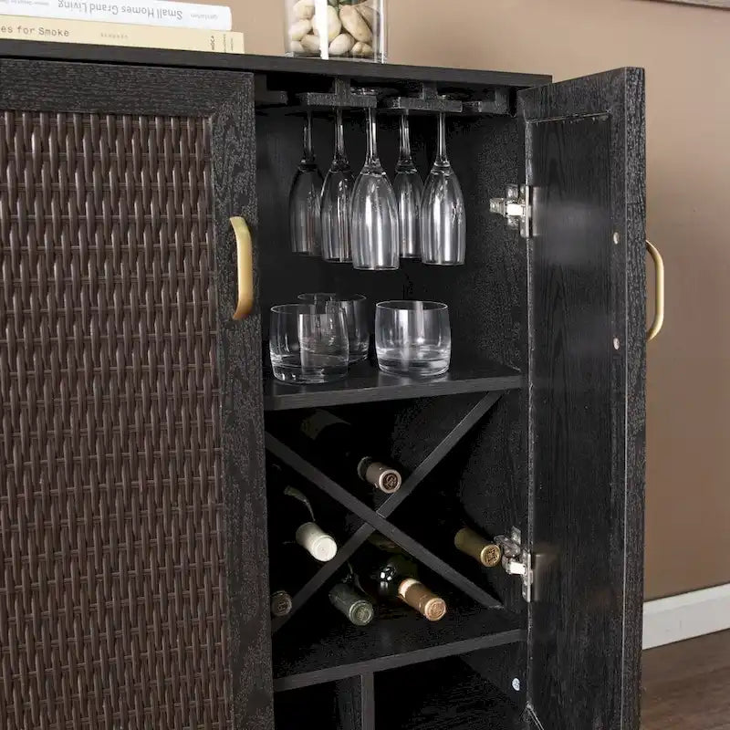 Bar avec double porte, rangement pour le vin et façade en similicuir tressé noir et or